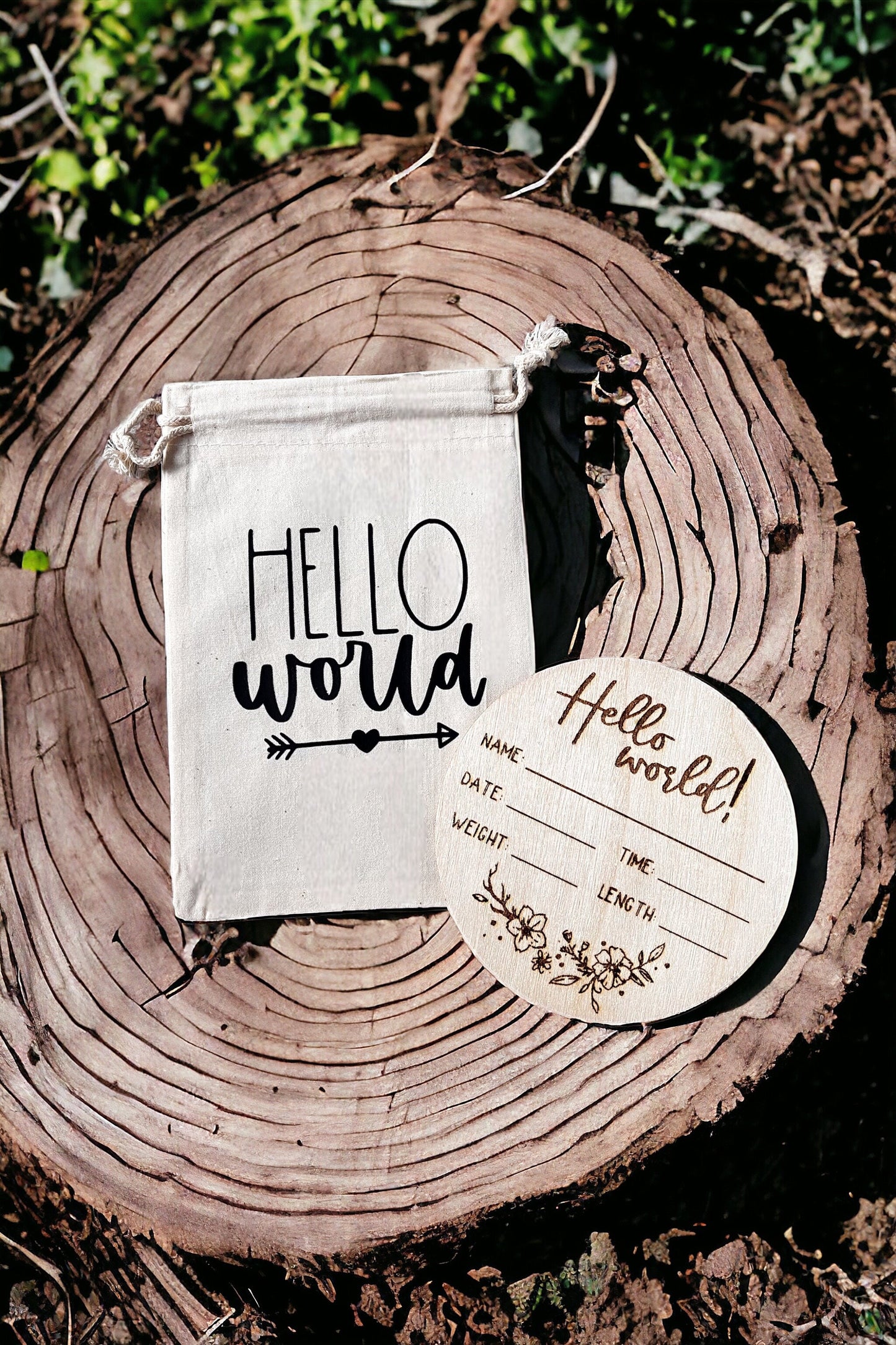 The Hospital Bag Organization Kit with 15 Labels is a trendy and fashionable bag for birthing partners.